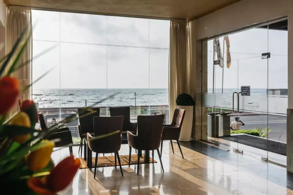 اتاق جلسه هتل میریژ کلمبو